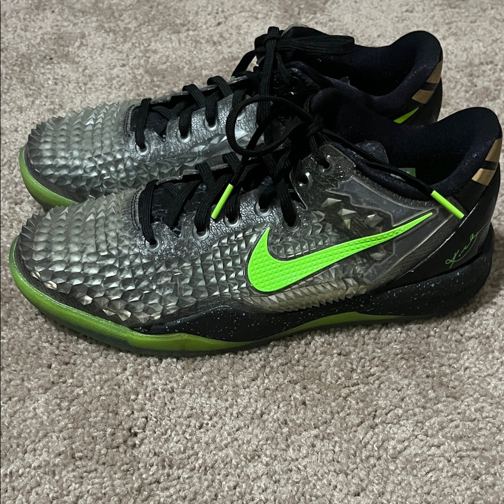 Nike Kobe 8 SS Excellent Condition Black and Neon Green size 6.5 Y - Picture 6 of 10